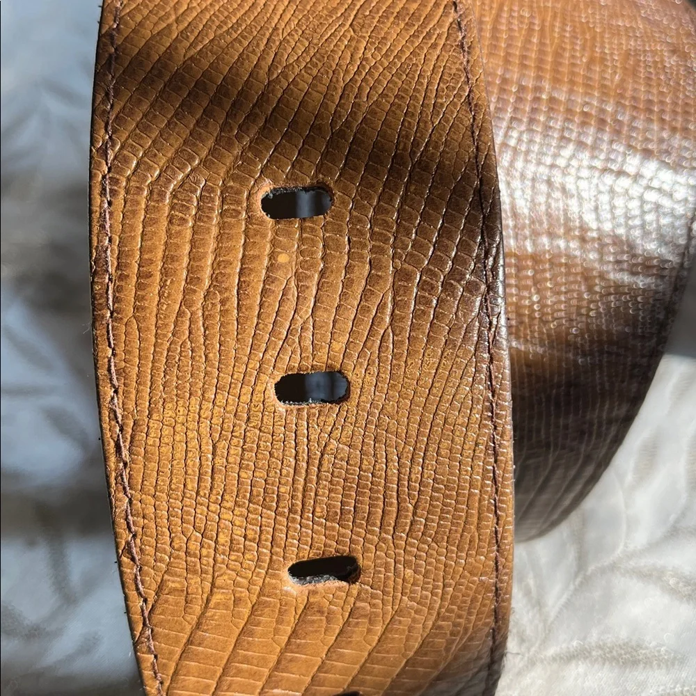 Pearl Genuine 2”x33”Leather Belt w/Crocodile pattern & Gold Buckle Accent size S